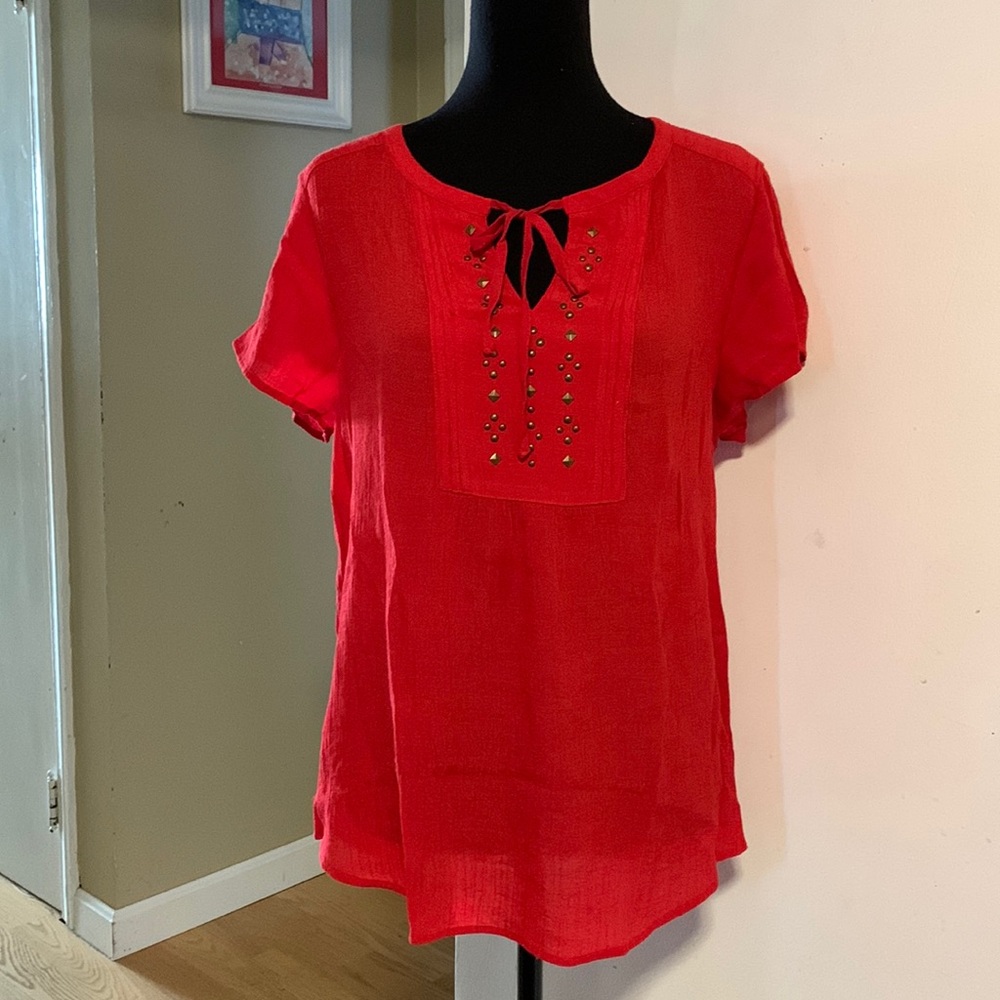 Liz Claiborne short sleeve front key hole top red in color size L.    EUC - Picture 1 of 6